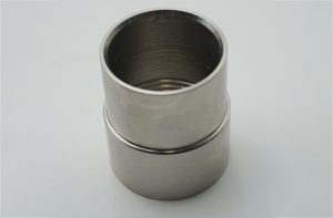 Stainless steel fitting with internal threads